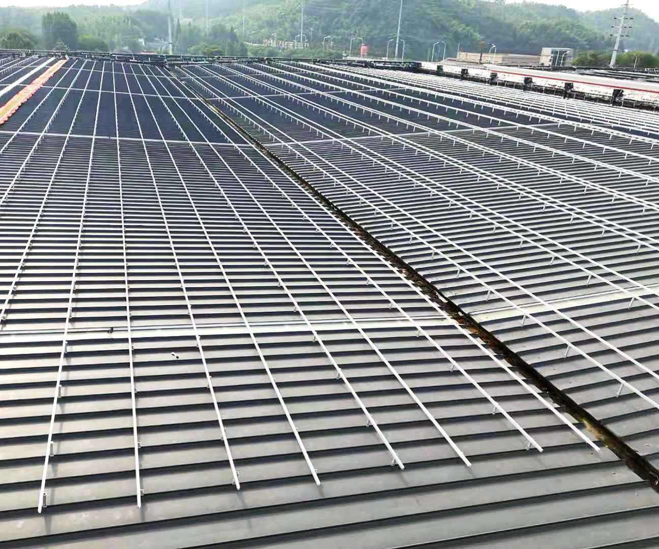 Structure solaire Toit en tôle 7,9 MW